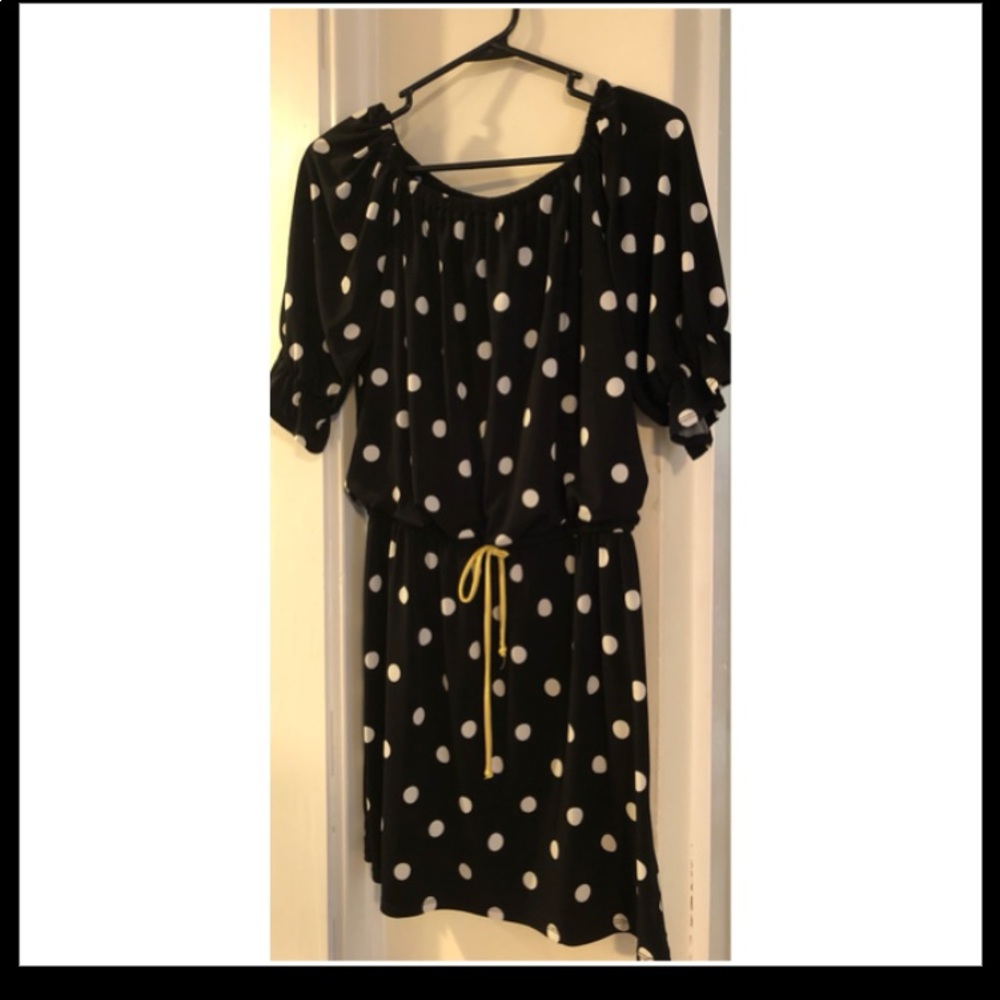 Dress- polka dot short sleeve